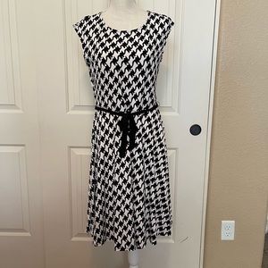 Black and white herringbone dress. EUC. medium (8-10).